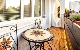 G15 Apartment
